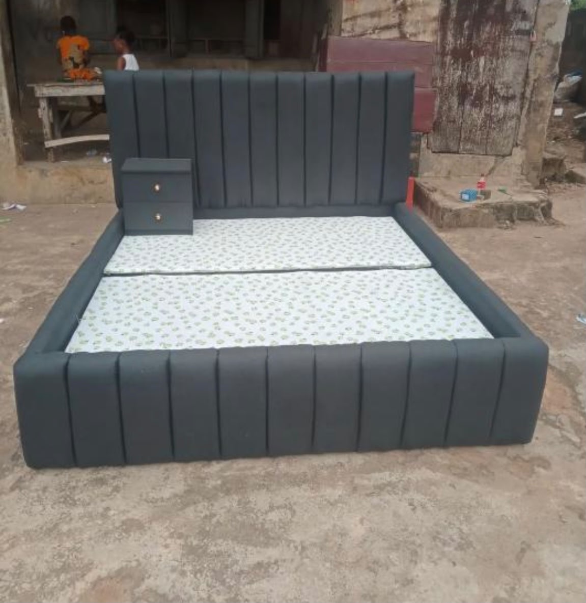 6/6 bedframe image 1